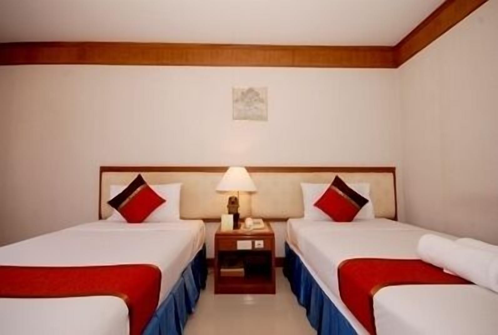 Silom Avenue Inn Bangkok Exterior foto