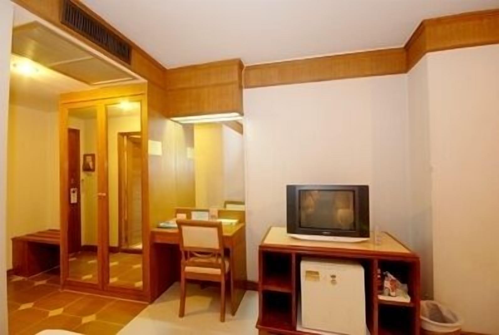 Silom Avenue Inn Bangkok Exterior foto