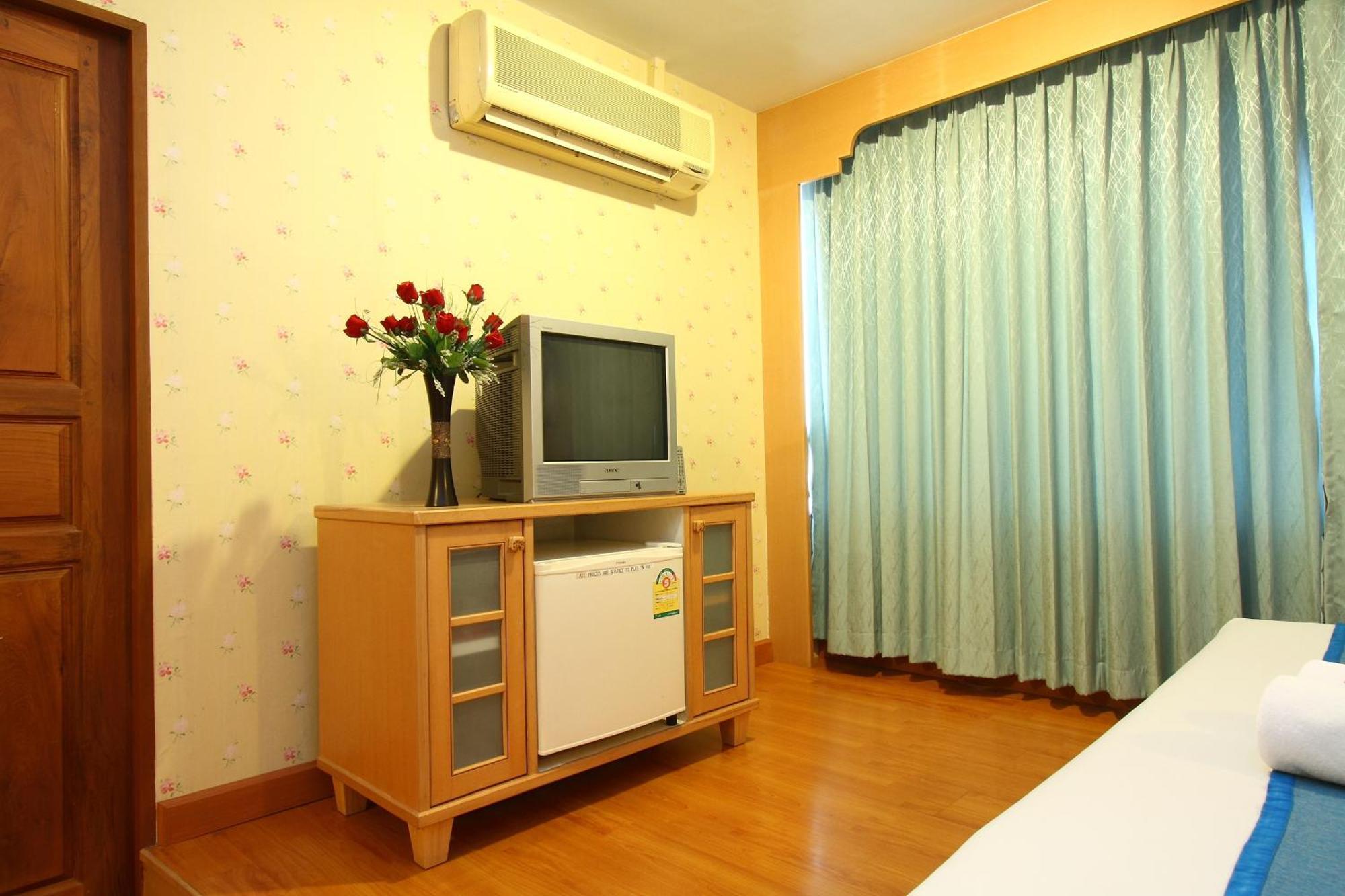 Silom Avenue Inn Bangkok Exterior foto