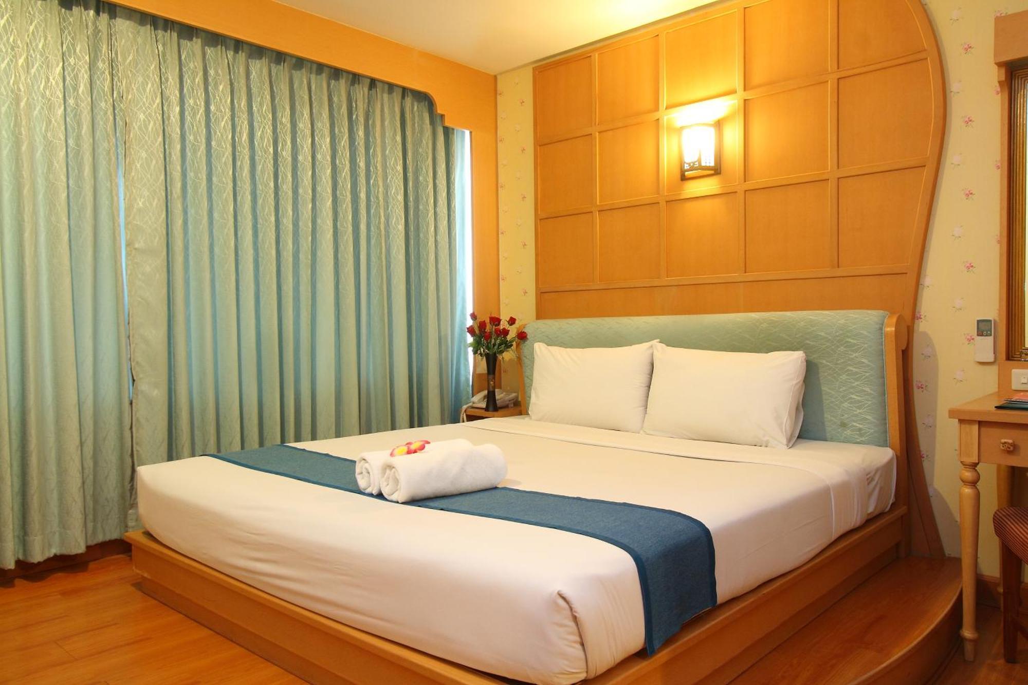 Silom Avenue Inn Bangkok Exterior foto