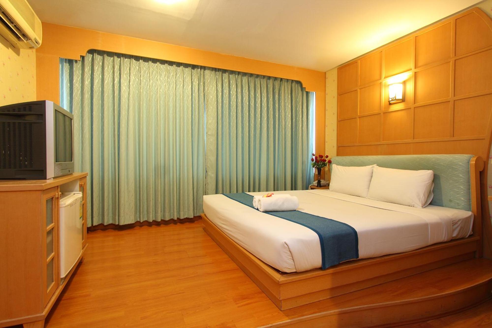 Silom Avenue Inn Bangkok Exterior foto