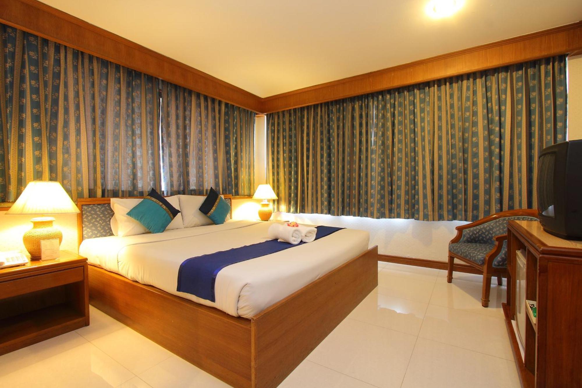Silom Avenue Inn Bangkok Exterior foto
